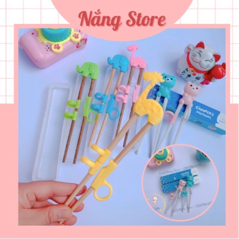 Đũa tập ăn xỏ ngón Nắng Store hình gấu chất liệu gỗ cho bé tập gắp thức ăn dễ dàng