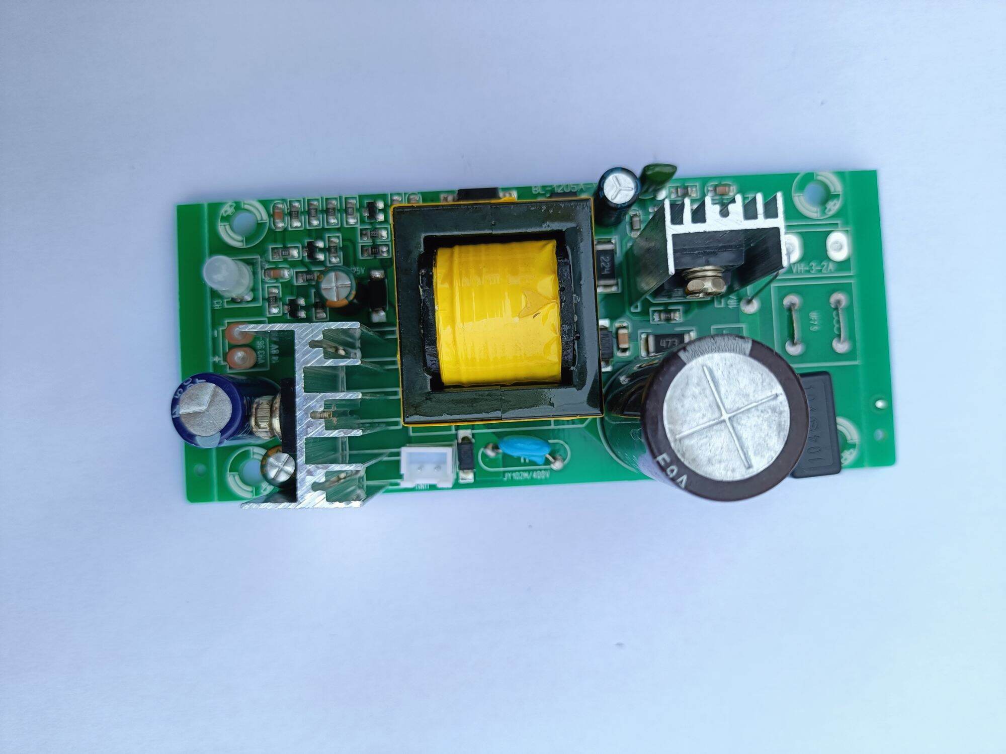 Mạch sạc acquy tự động 12v6A