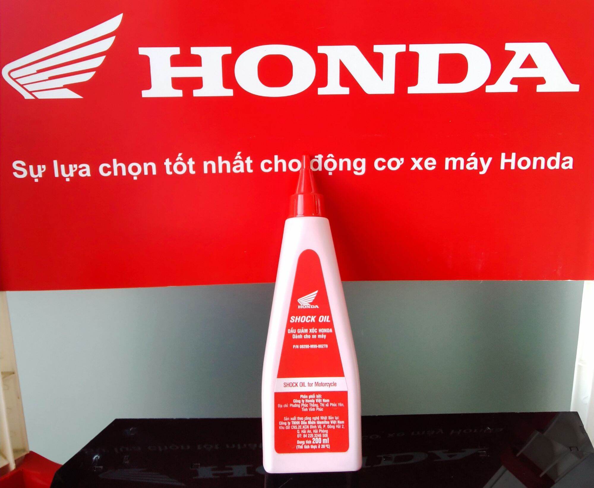 Dầu phuộc giảm xóc dùng cho xe máy, hàng Honda chính hãng.
