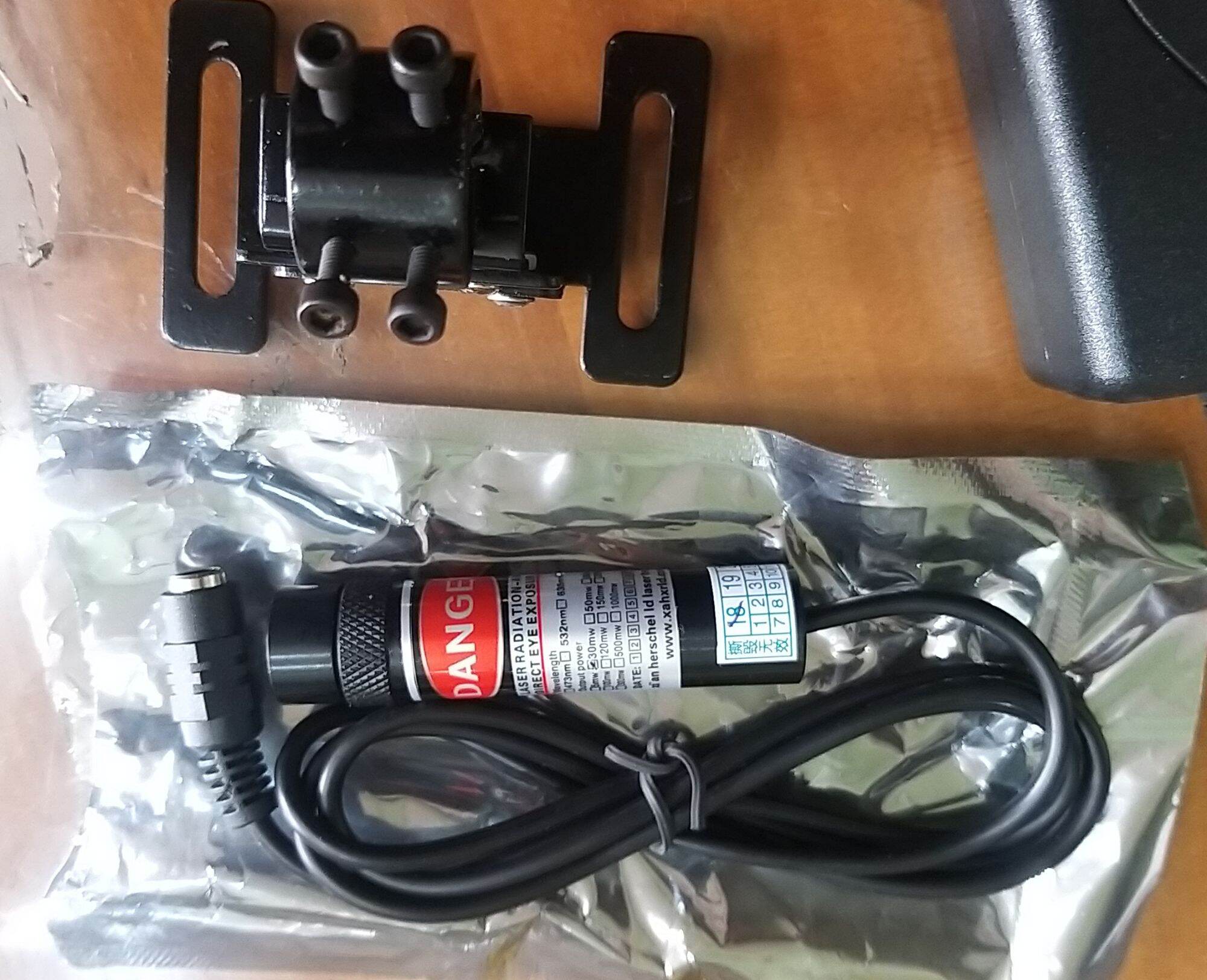 Bộ đèn laser lấy dấu chân bát dấu Cộng