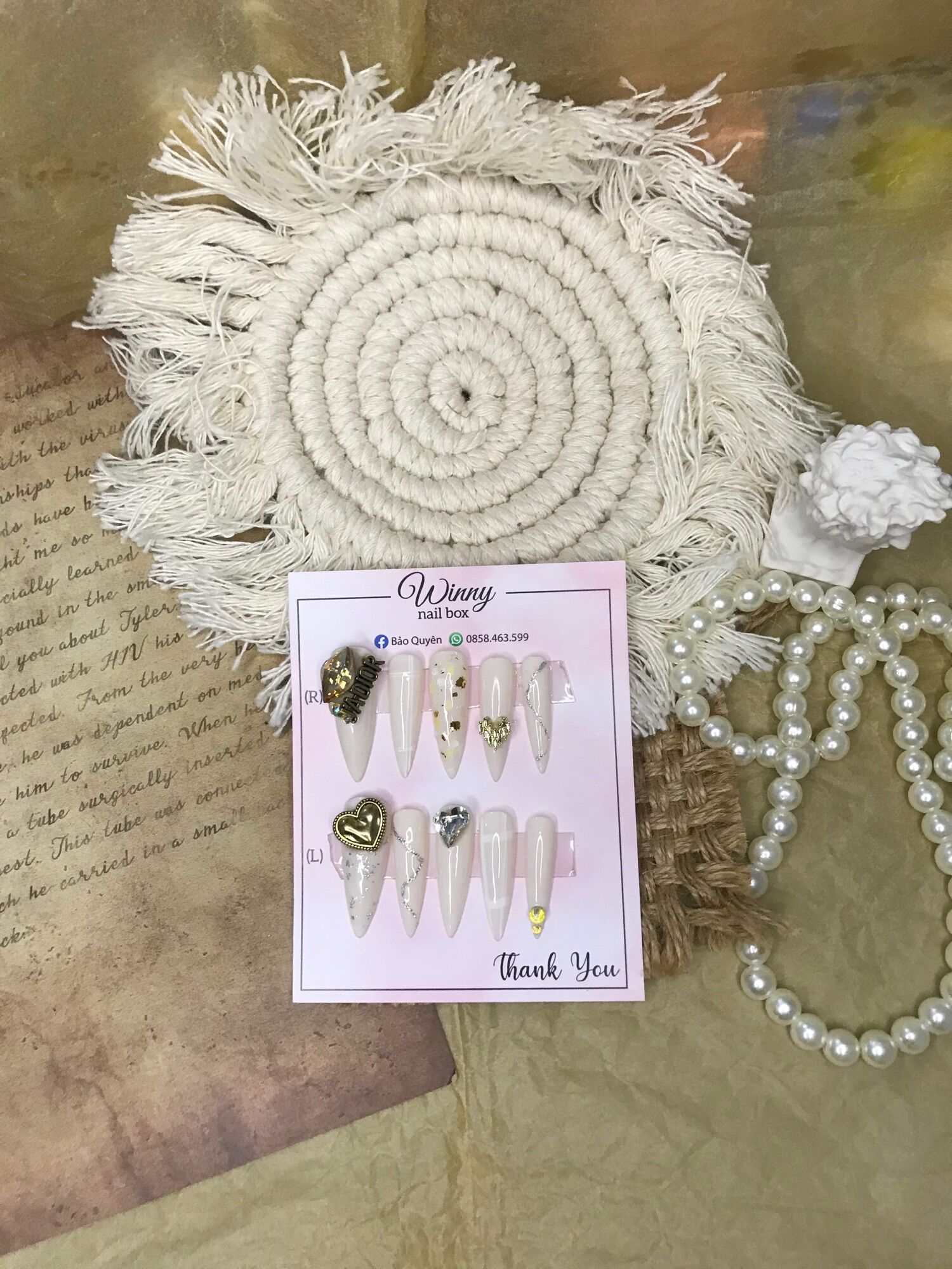 Nailbox móng up móng giả trắng trái tim đồng
