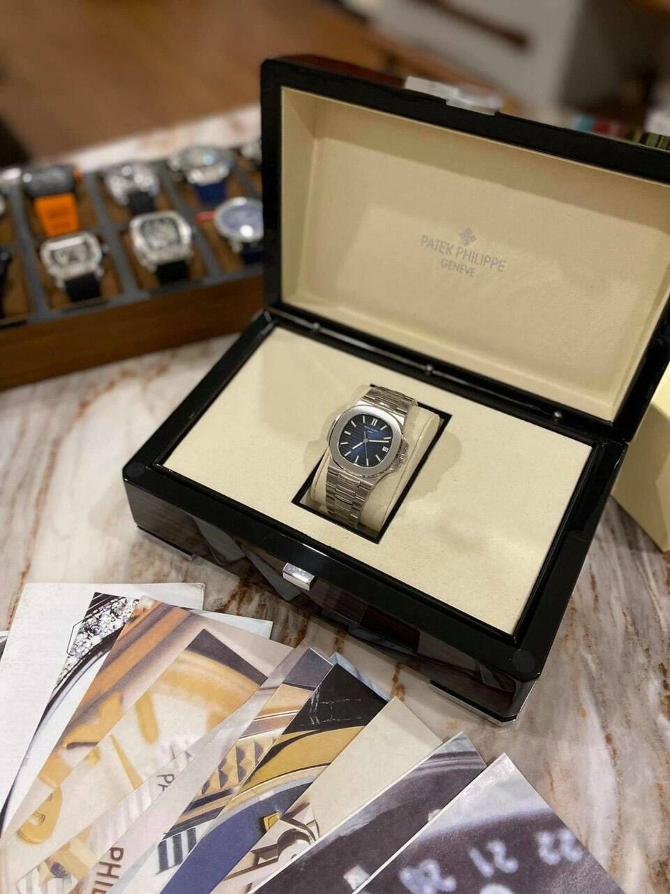 Patek Nautilus 5711 bản hoàn thiện đẹp