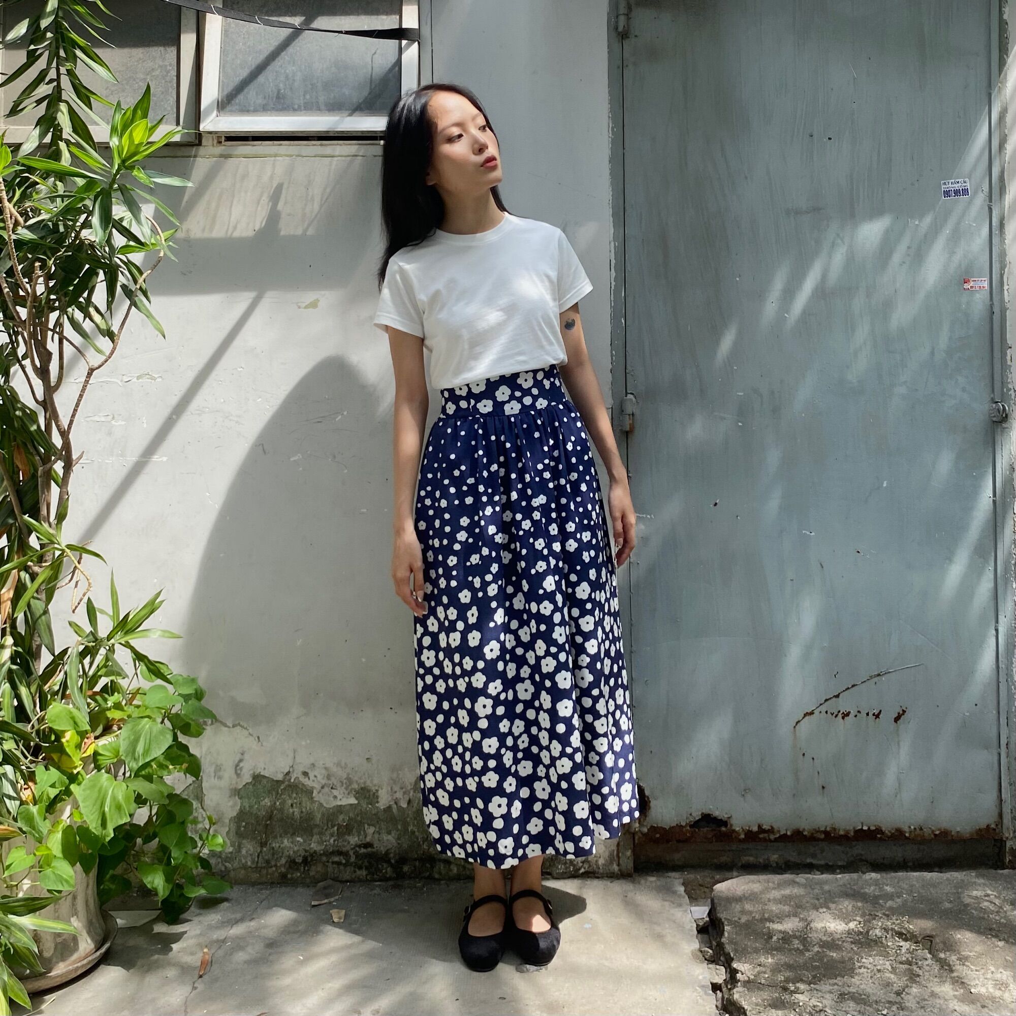 And Above - Áo thun cổ tròn nữ - Basic Tshirt -Màu Trắng/Đen