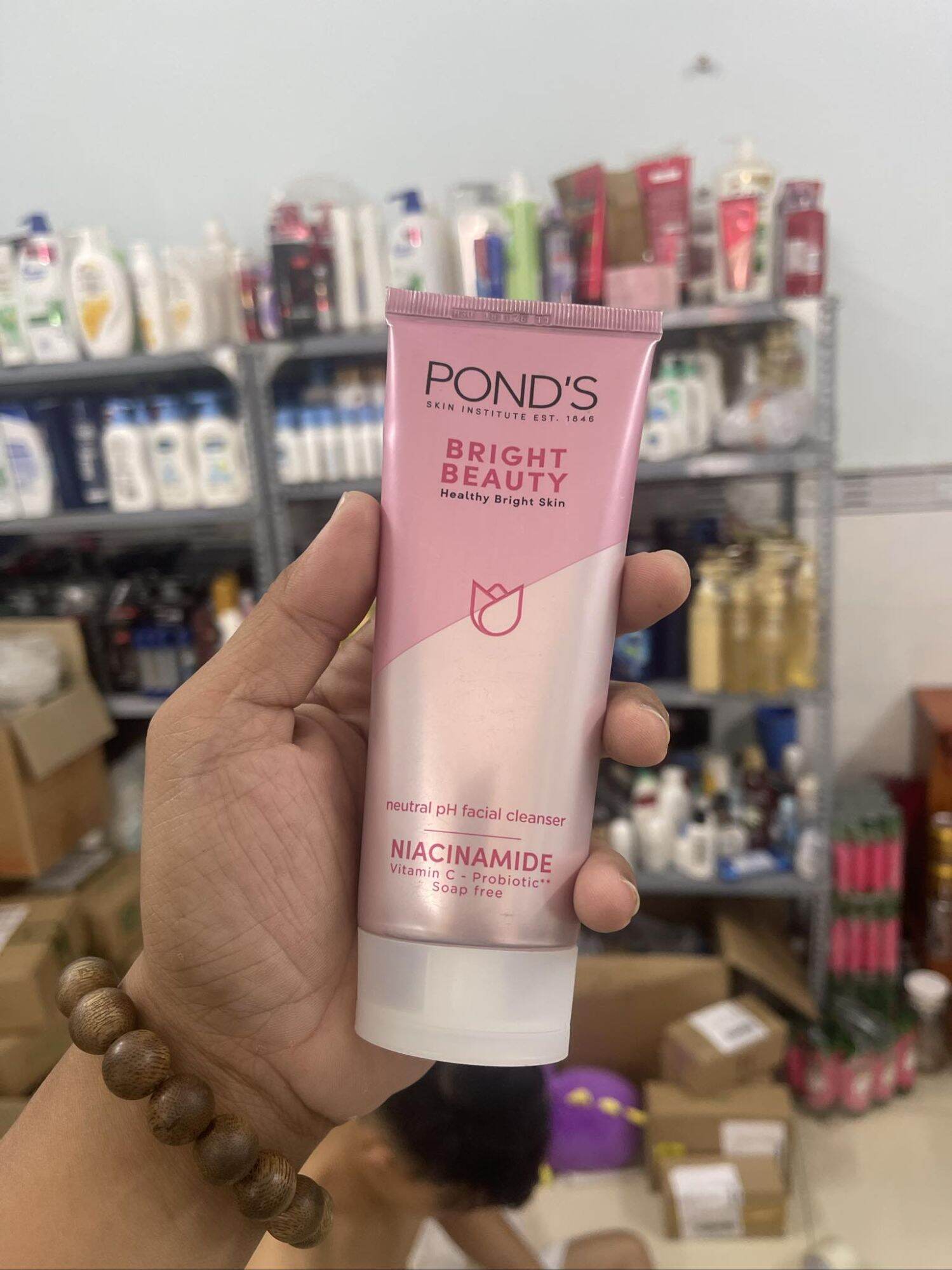 Sữa rửa mặt pond's sáng mịn 100g