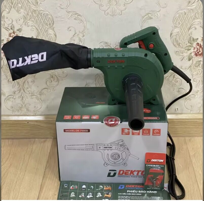 Thổi bui dexton Dk 750EB