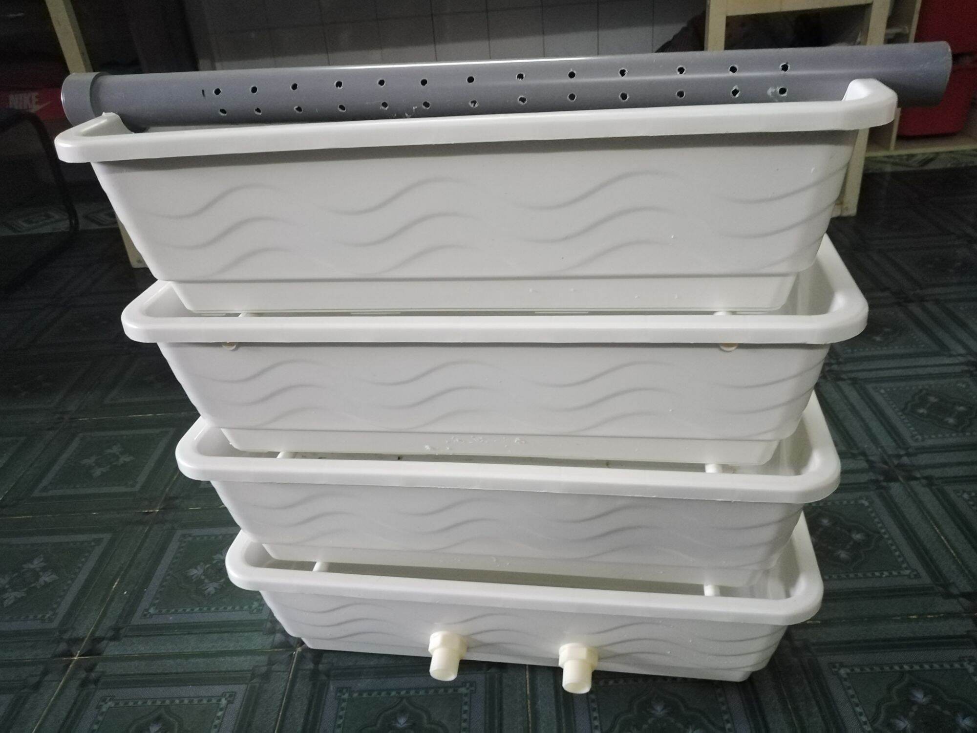 Baki lọc trắng 4 tầng 2 ống ra 34. . kèm ống mưa