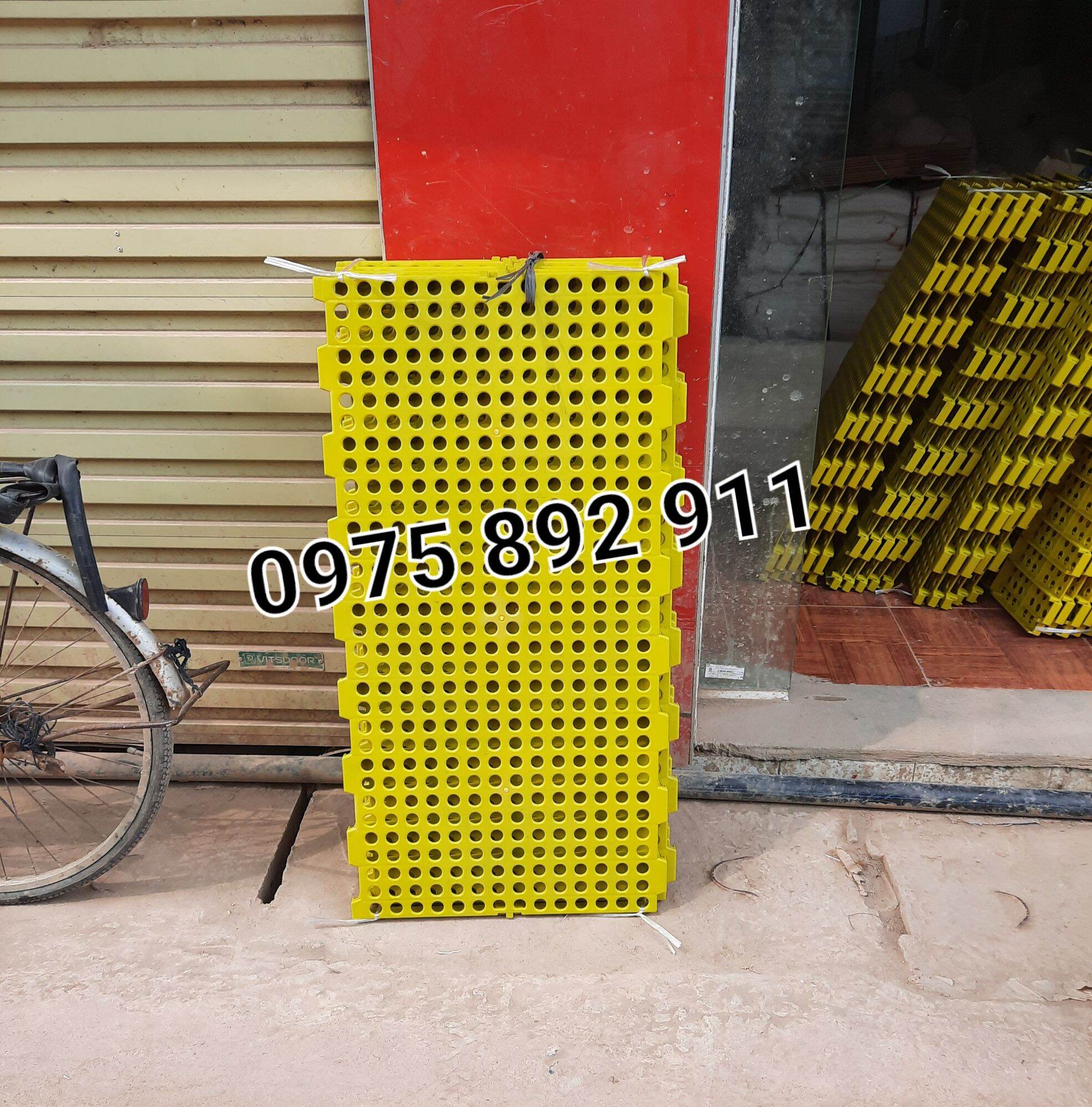 Sàn nuôi dê , cừu , chó
