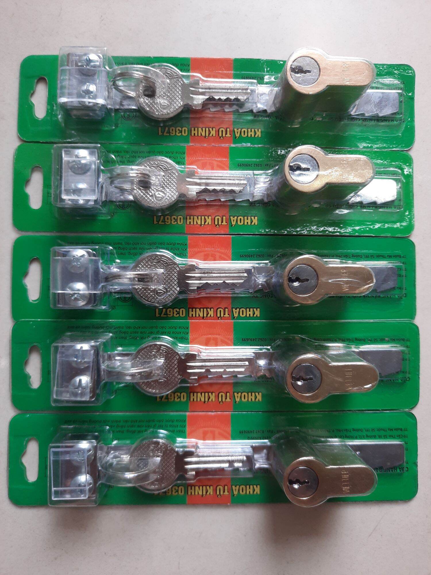 Ổ khóa tủ kính cửa lùa Việt Tiệp 03671