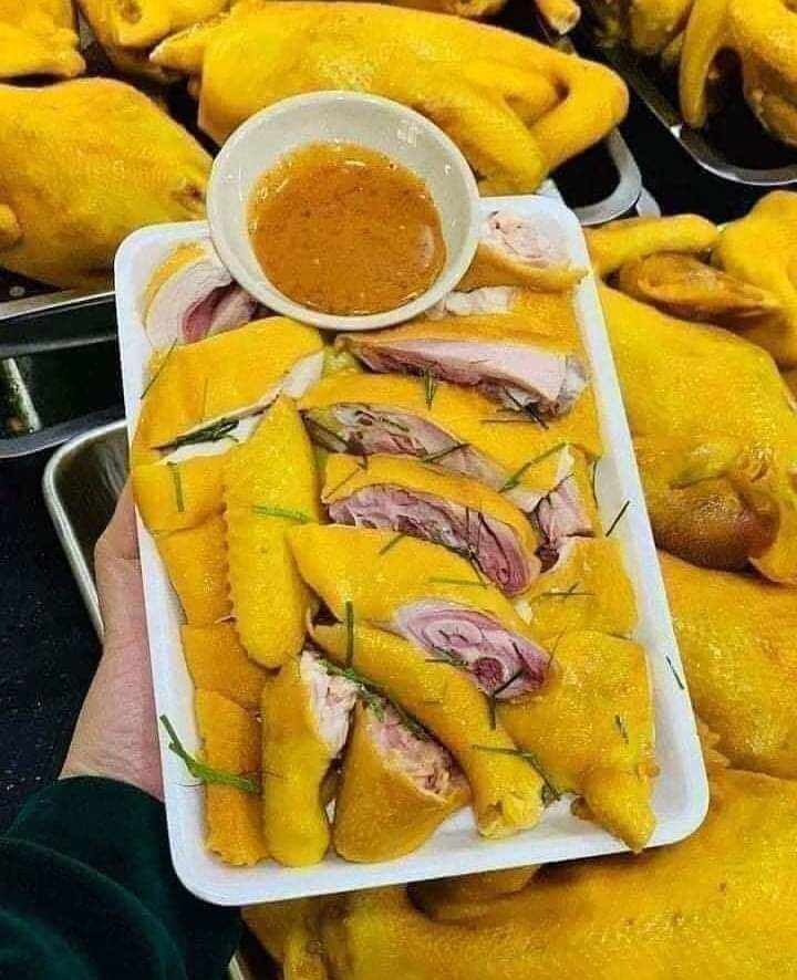 HCM-Gà ri ủ muối nguyên con có đầu giòn ngon