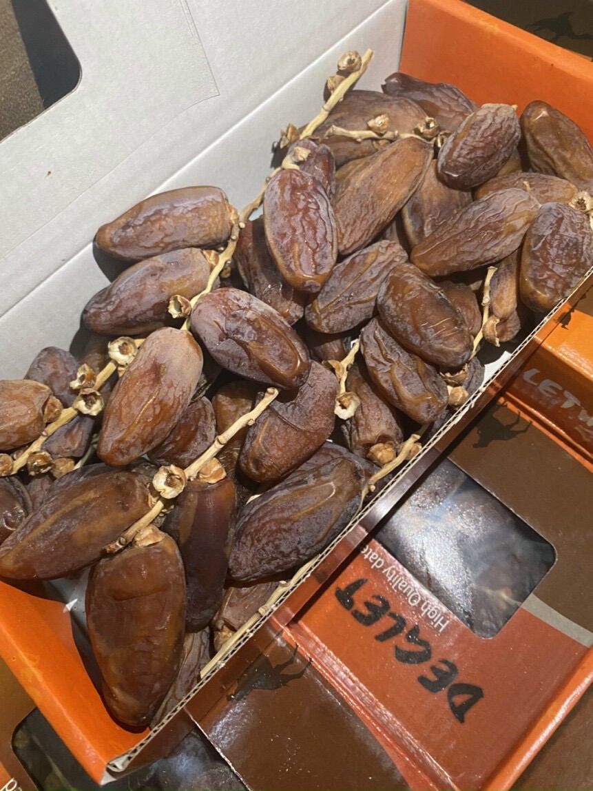 Chà là nguyên cành