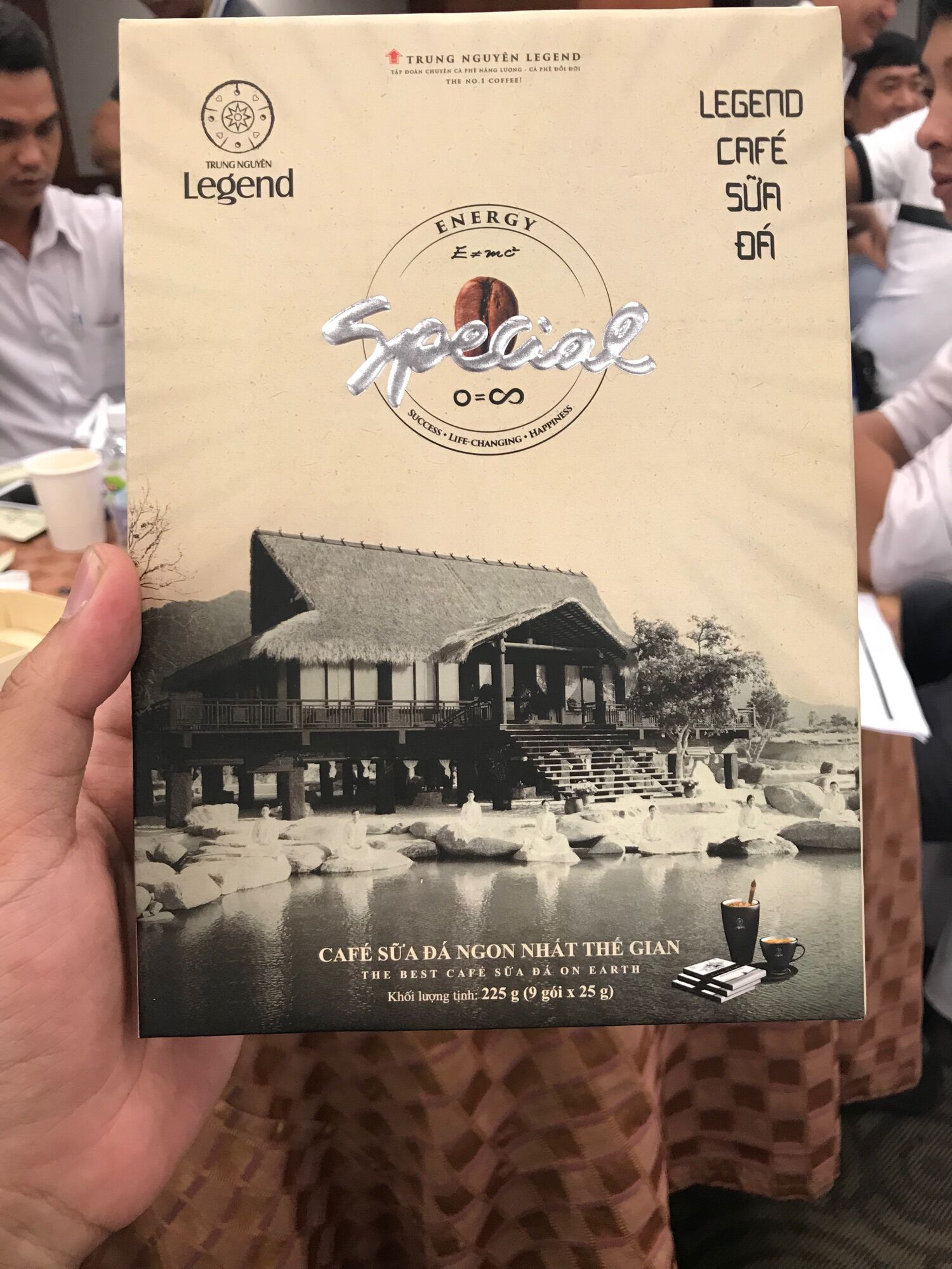Legend Cà Phê Sữa Đá - hộp 9 gói