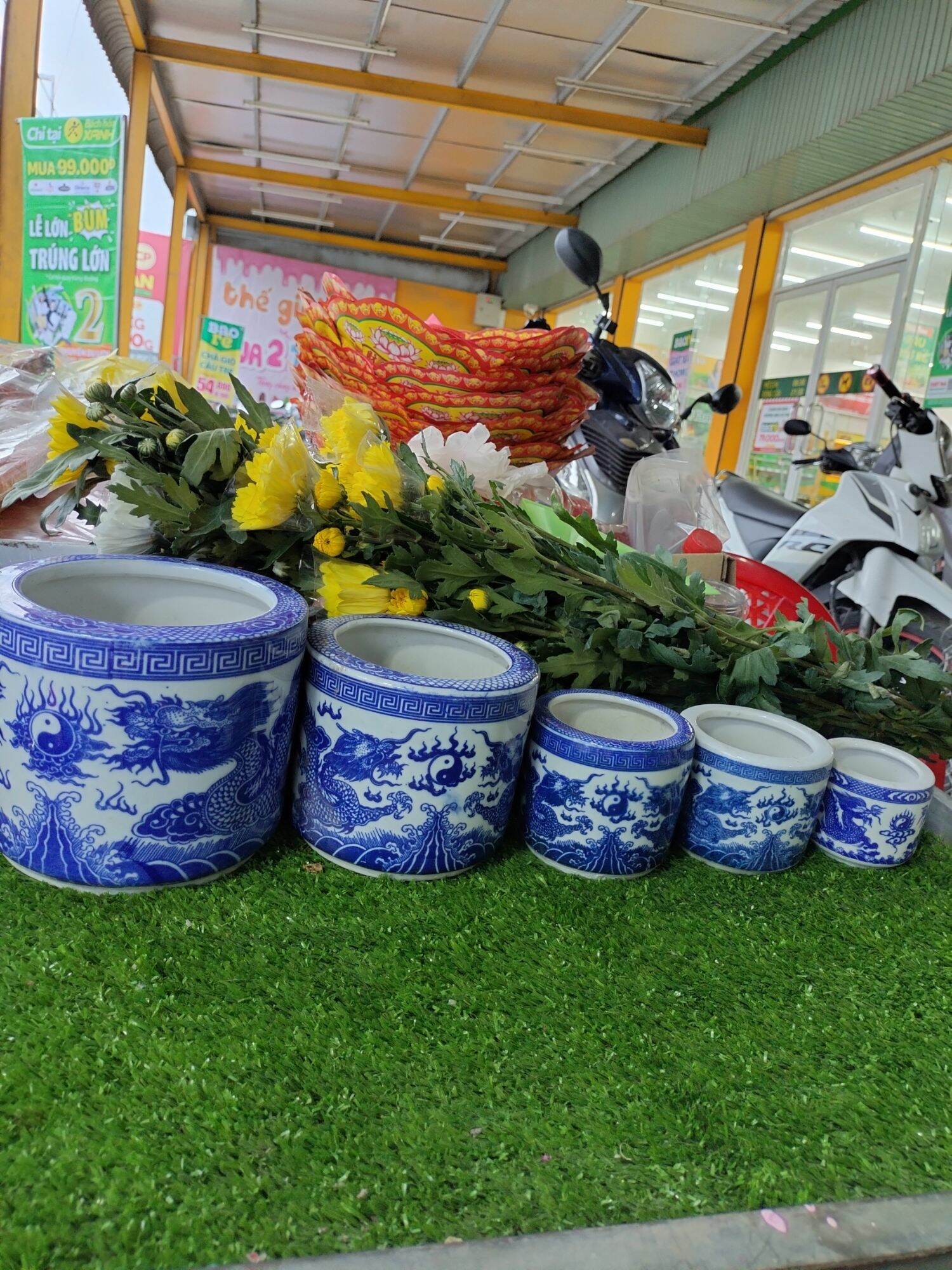 Lư hương trụ rồng xanh