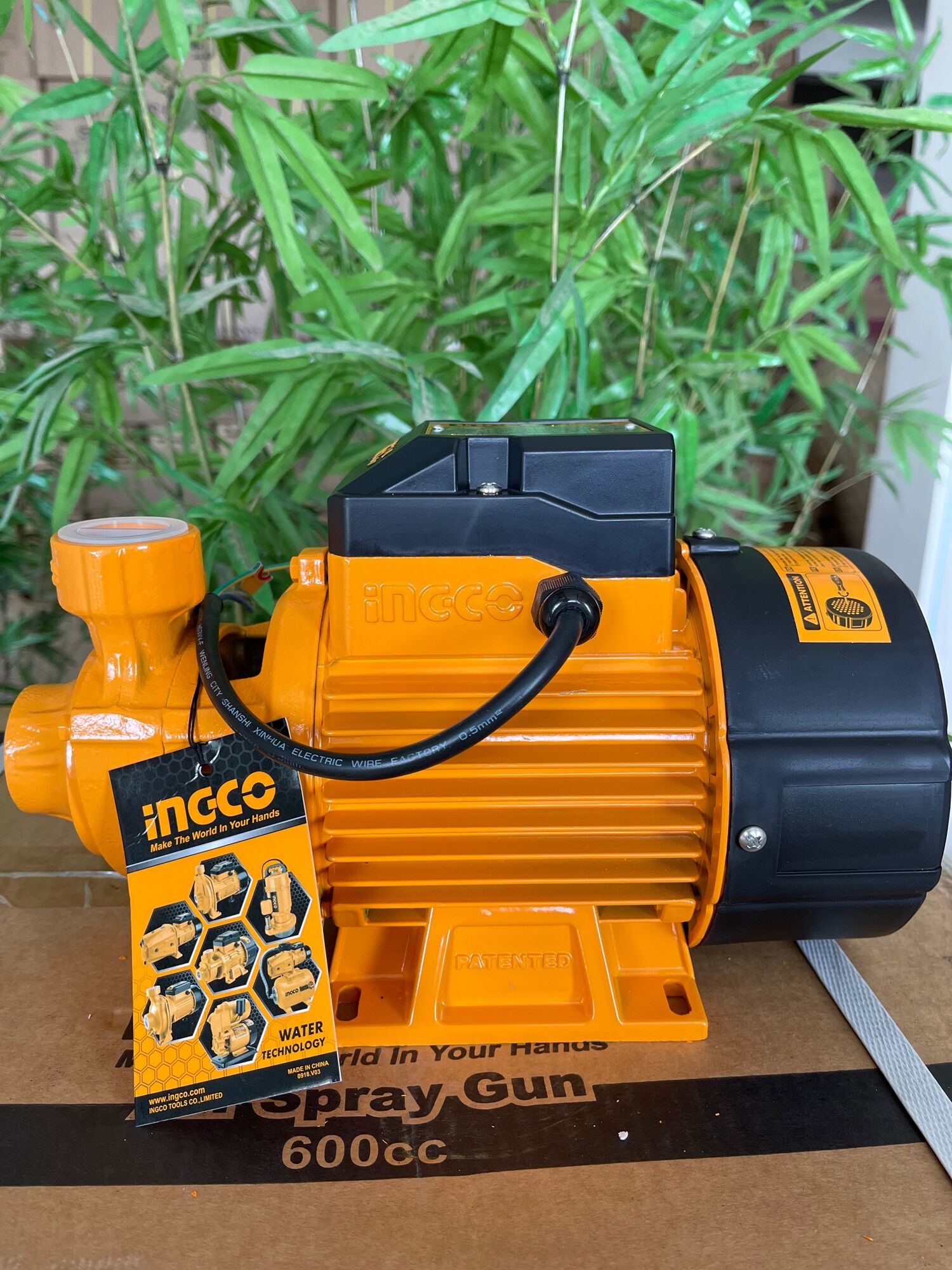 Máy bơm nước 750W (1HP) INGCO VPM7508