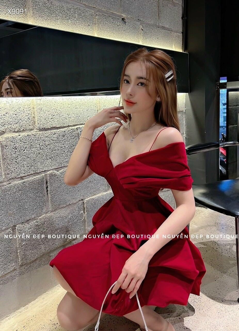 Đầm nhung đỏ 2 dây xoè phồng xếp