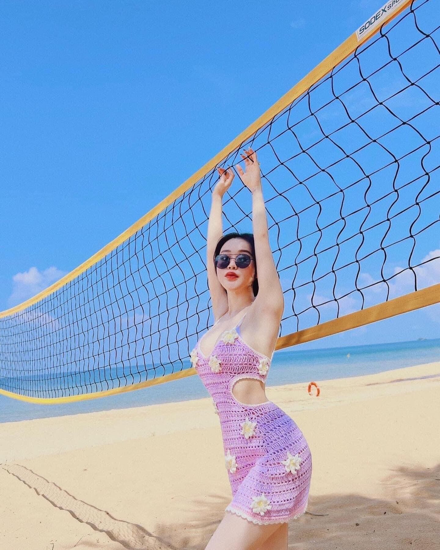 Đầm len móc tím