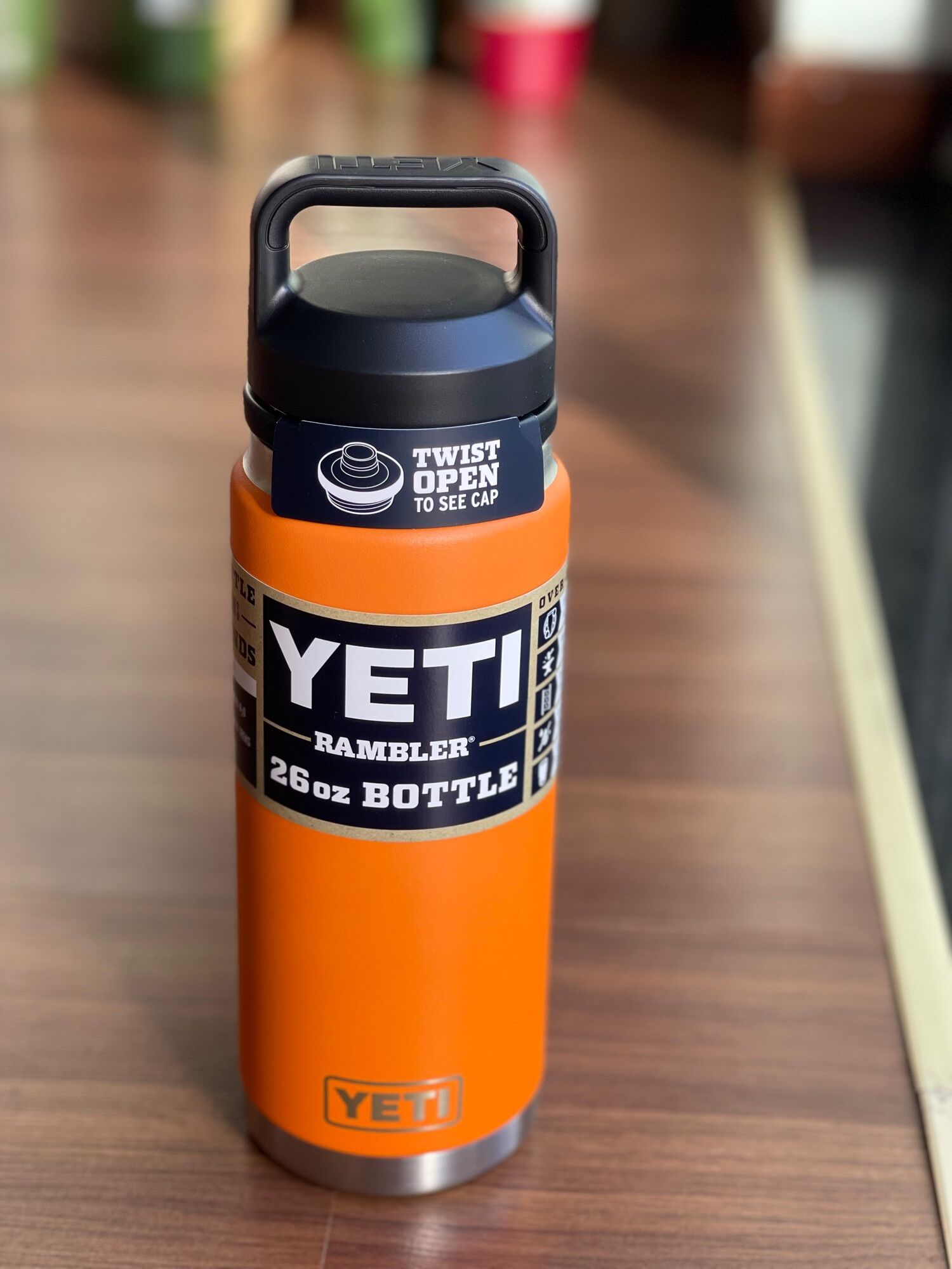 Bình giữ nhiệt YETI RAMBLER 26 OZ BOTTLE WITH CHUG CAP