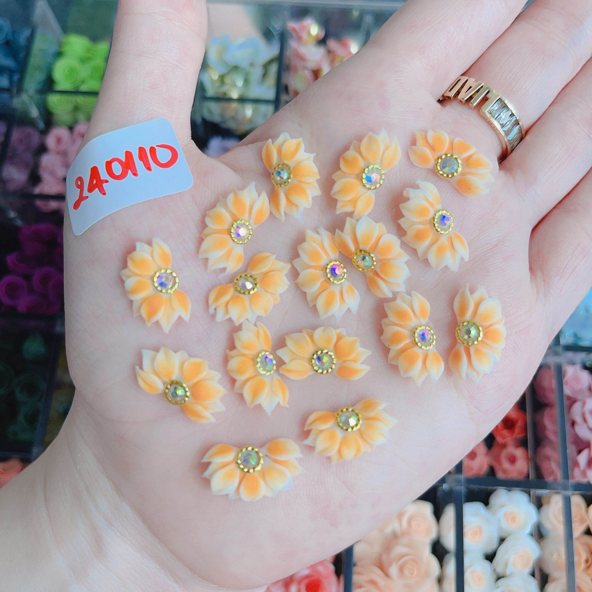 Hoa bột nail hoa đính tay ( HOA HƯỚNG DƯƠNG NỬA ĐÍNH CHARM CÁNH NHỌN ) / giá 1 bông