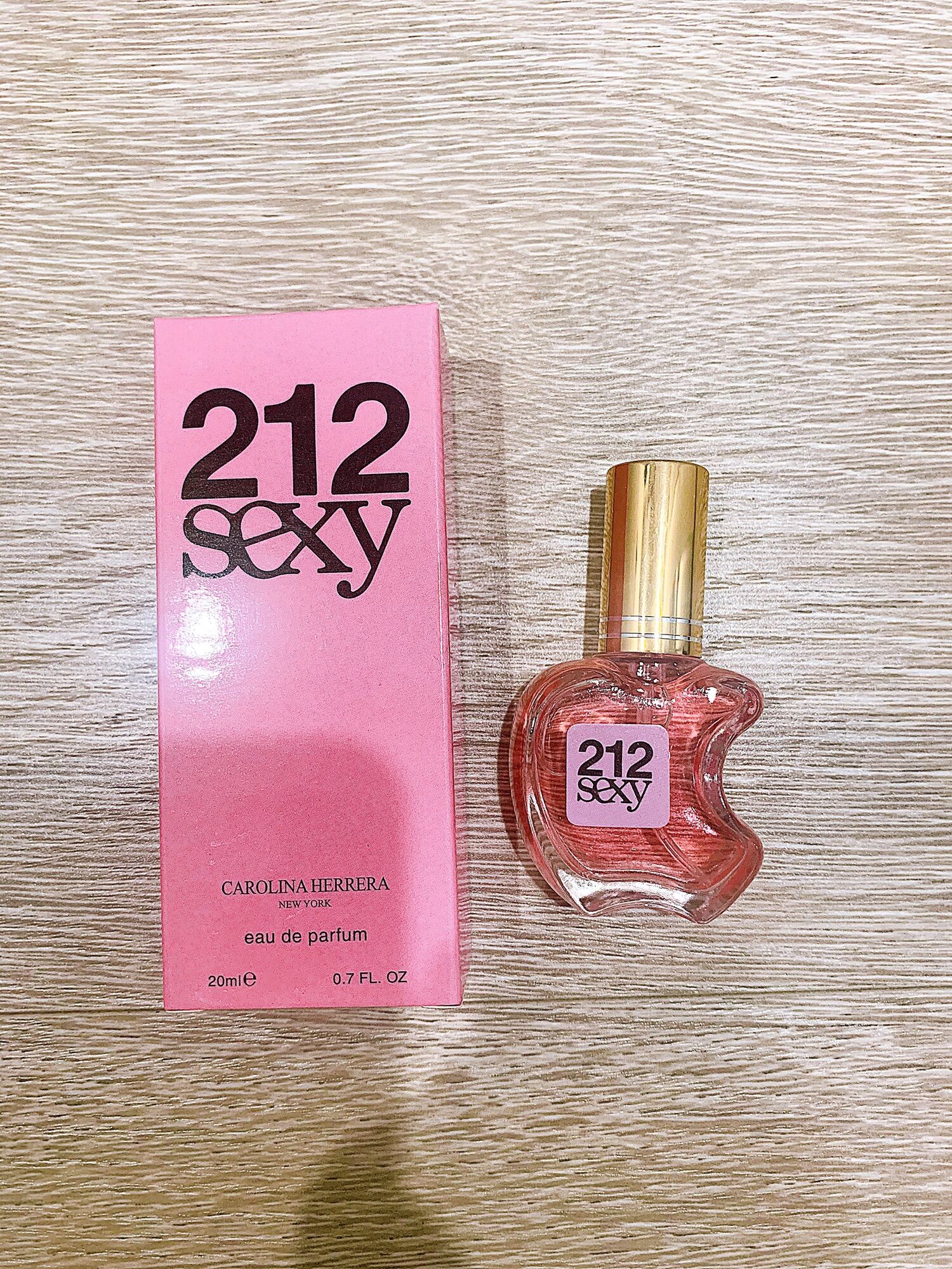 Nước Hoa Mini 212 SEXY WOMEN 20ml ( mẫu táo )