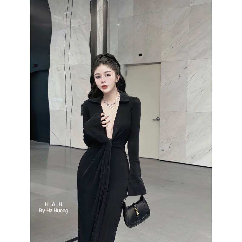 Đầm body tay dài hở ngực sành điệu