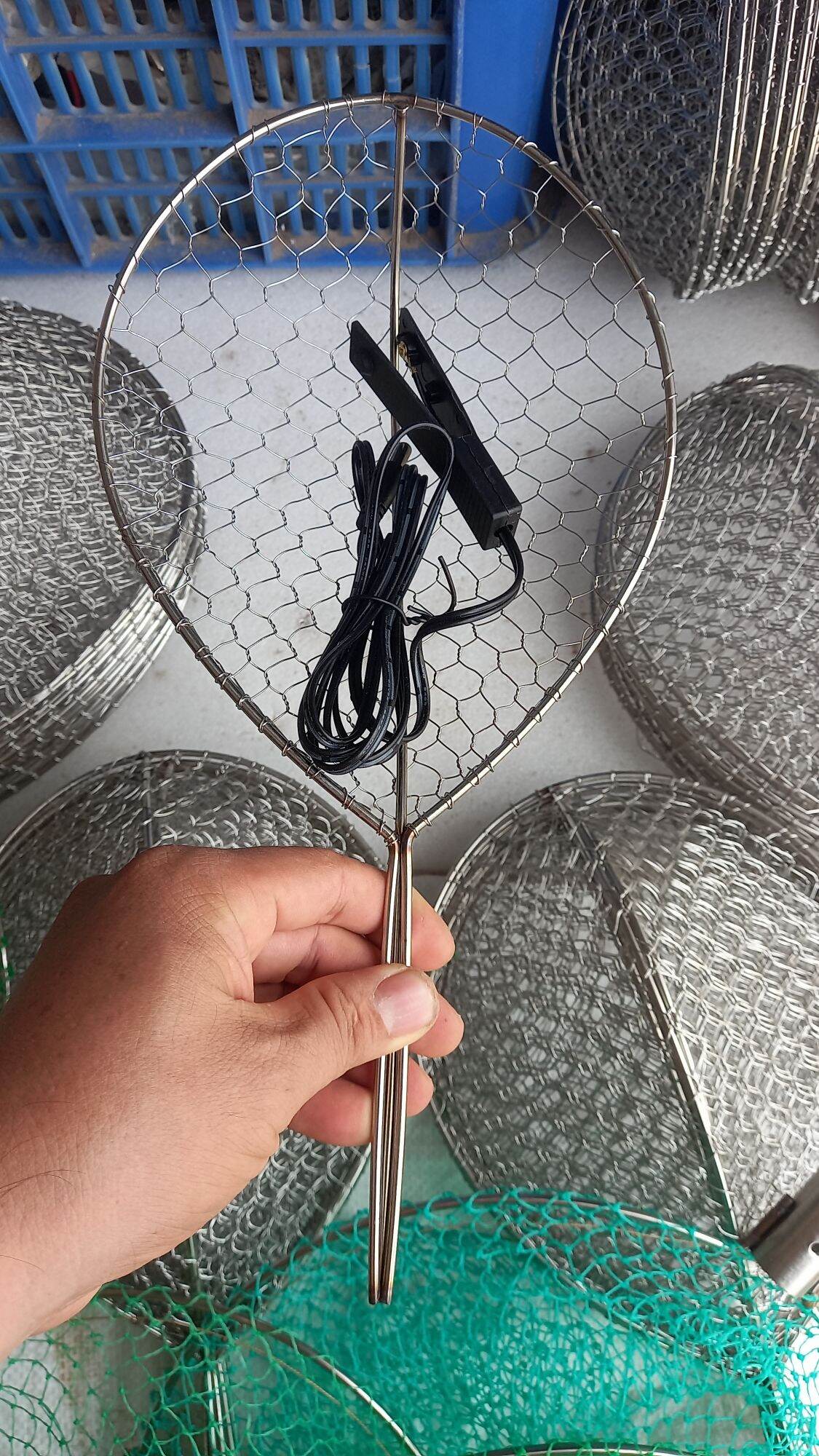 1 VỢT CÁ INOX 1 CÒ BÓP 1.5M