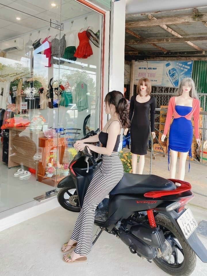 Set Quần Sọc Ống Loe + 2 Dây Đen