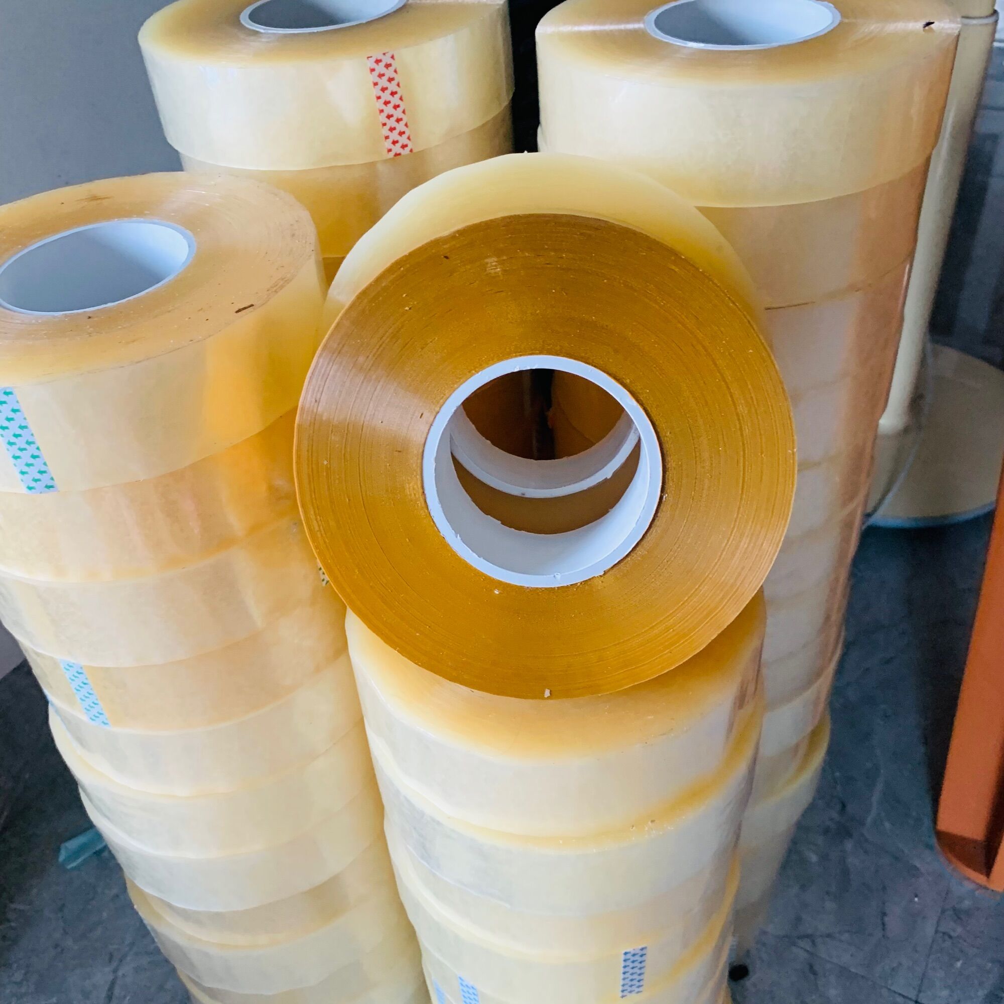 Băng dính, băng keo cuộn 1kg lõi nhựa hàng đủ cân đủ màu ( có bán sỉ)