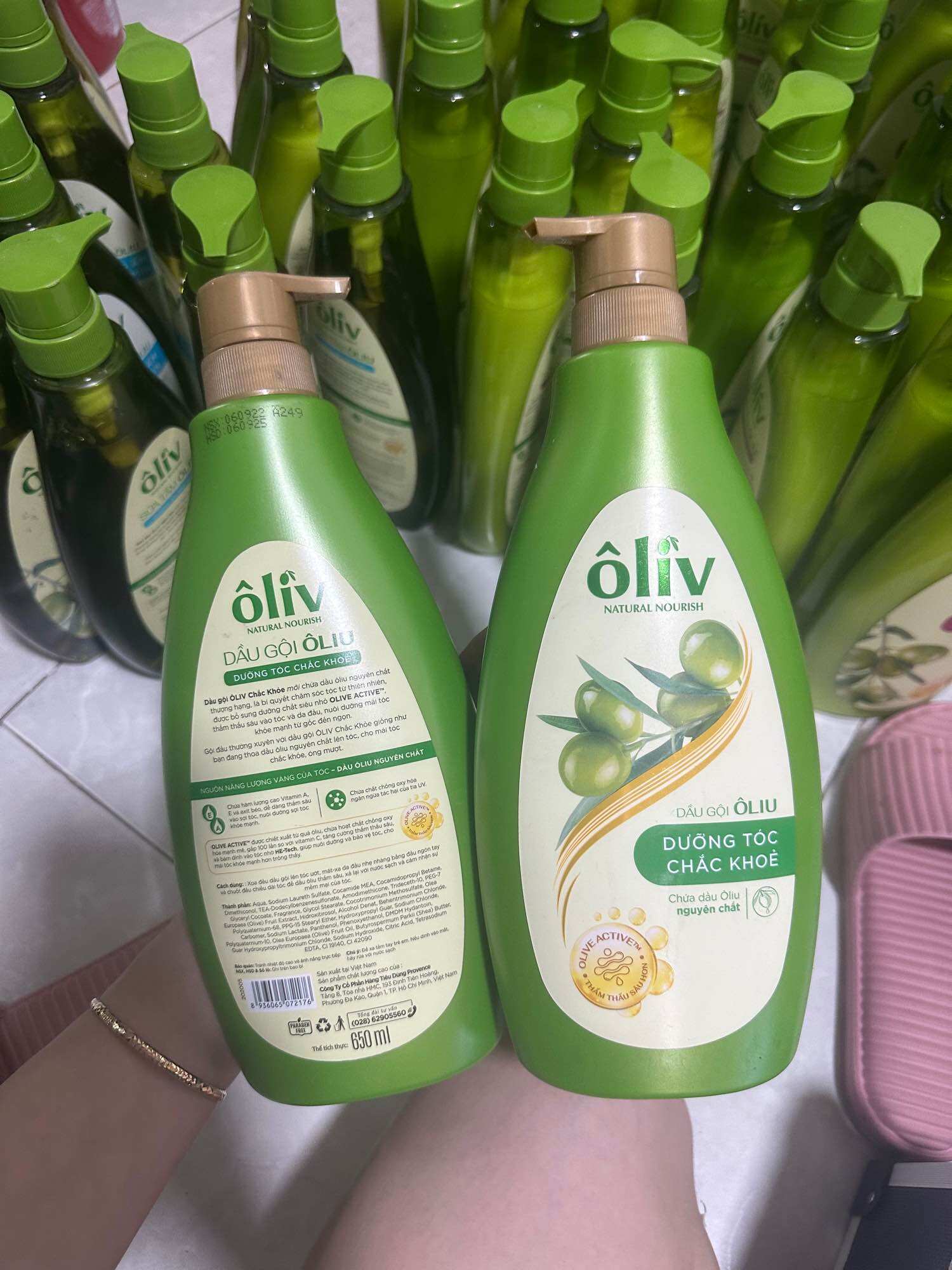 Dầu xả Ôliv chắc khoẻ bồng bềnh Dưỡng Tóc 250ml