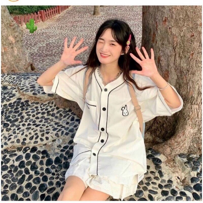 Áo sơ mi nữ form rộng phối viền có thêu logo cực xinh smv44 / áo sơ mi thêu logo xinh