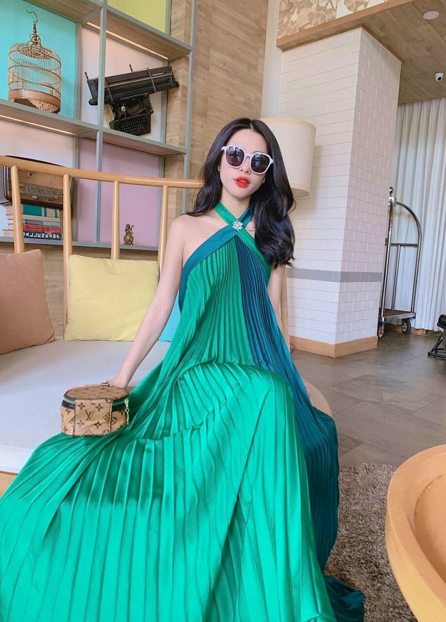ĐẦM MAXI CỔ YẾM DẬP LY 2 MÀU KÈM TAG (CÓ MÚT NGỰC)