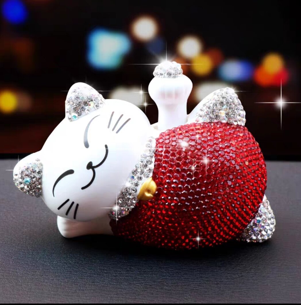 Mèo thần tài đính đá vẫy tay