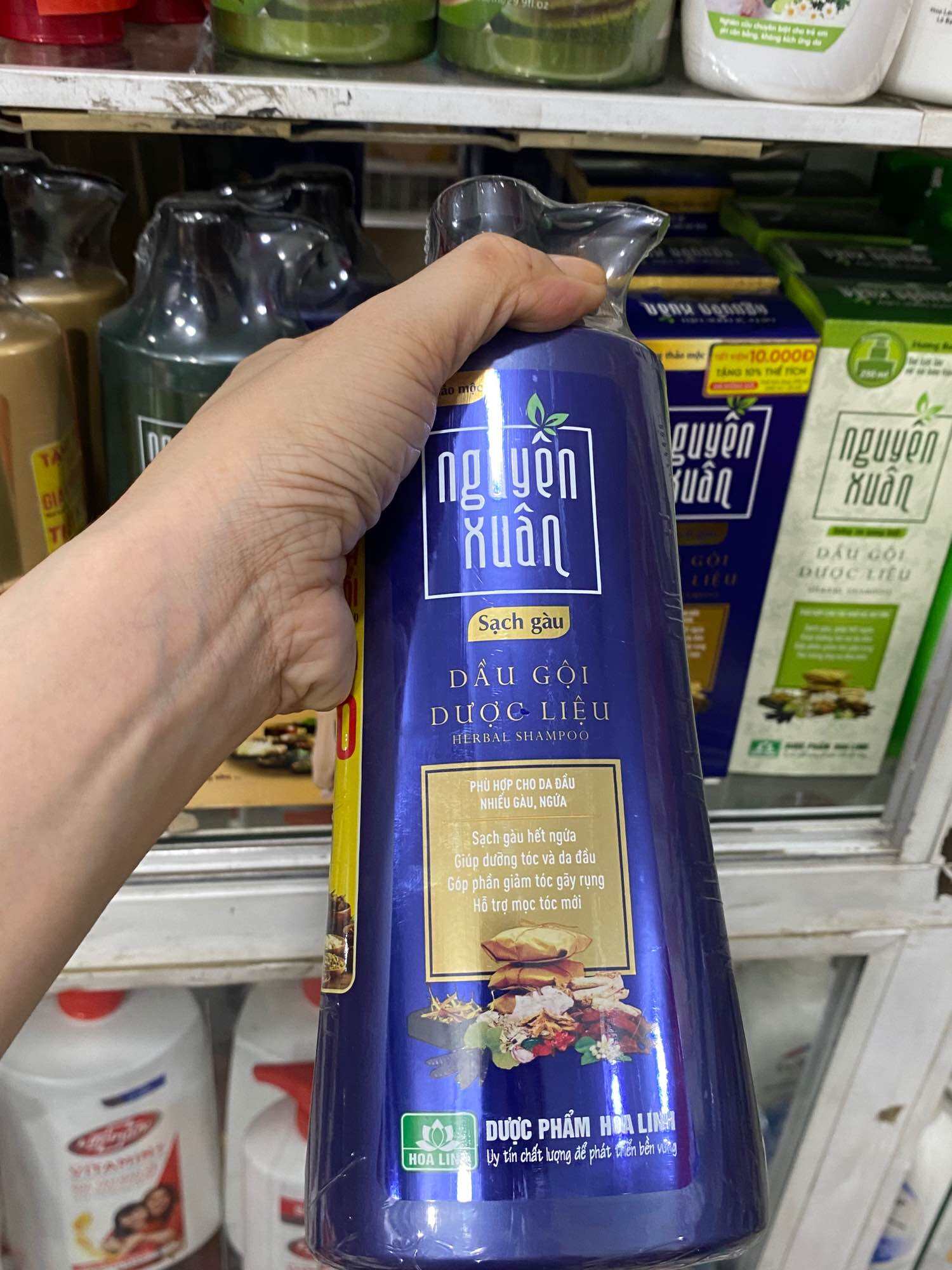 Dầu gội dược liệu Nguyên Xuân Xanh Dương (Sạch gàu) 450ml - Giảm gàu, nấm da đầu, hết ngứa, rụng tóc