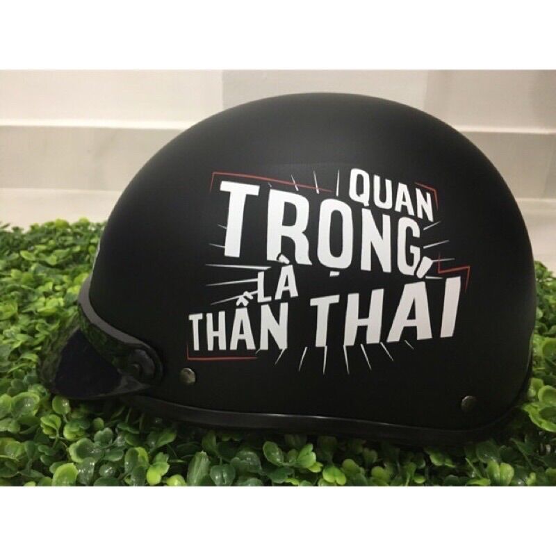 Mũ bảo hiểm nữa đầu Axe - quan trọng là thần thái
