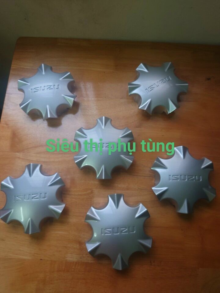 Chụp mâm bánh xe isuzu hilender
