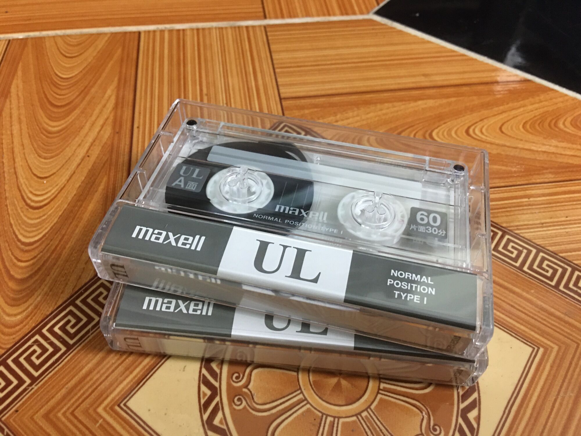 Băng casette trắng