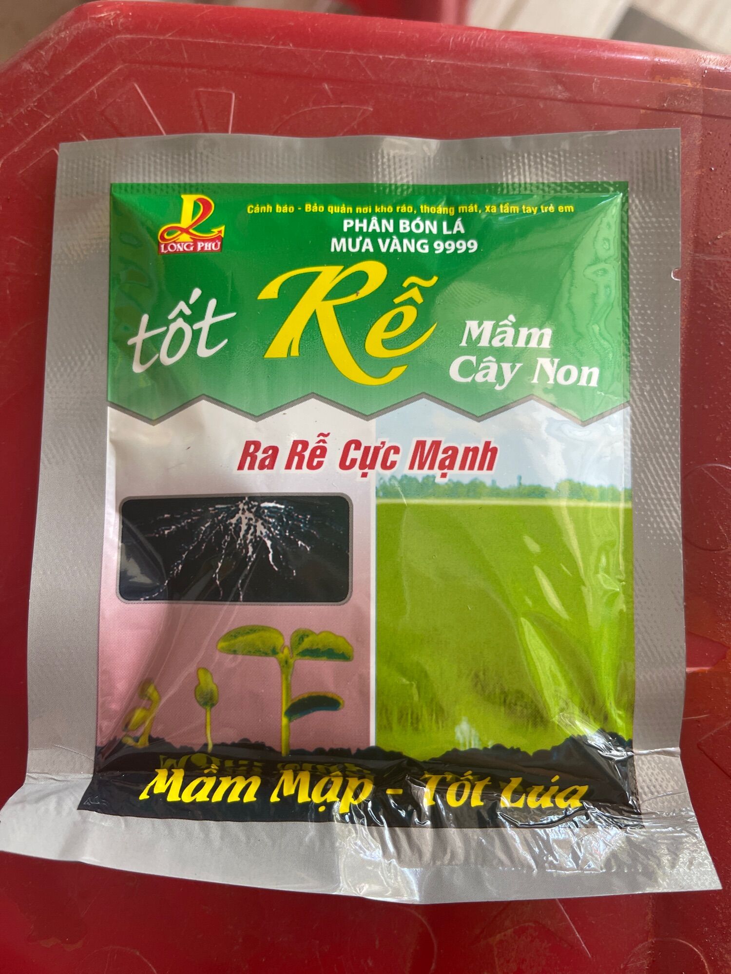 Phân bón lá tốt rễ xanh lá cực mạnh long phú