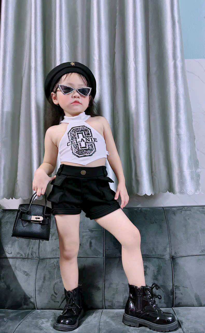 Áo thun gân cổ lọ xinh xắn cho bé gái
