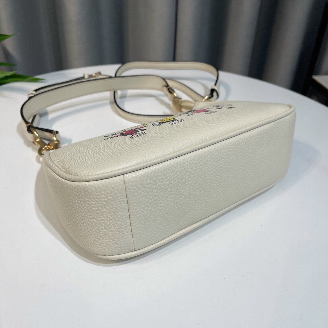 Coach X Peanuts Teri Shoulder kẹp nách sang chảnh