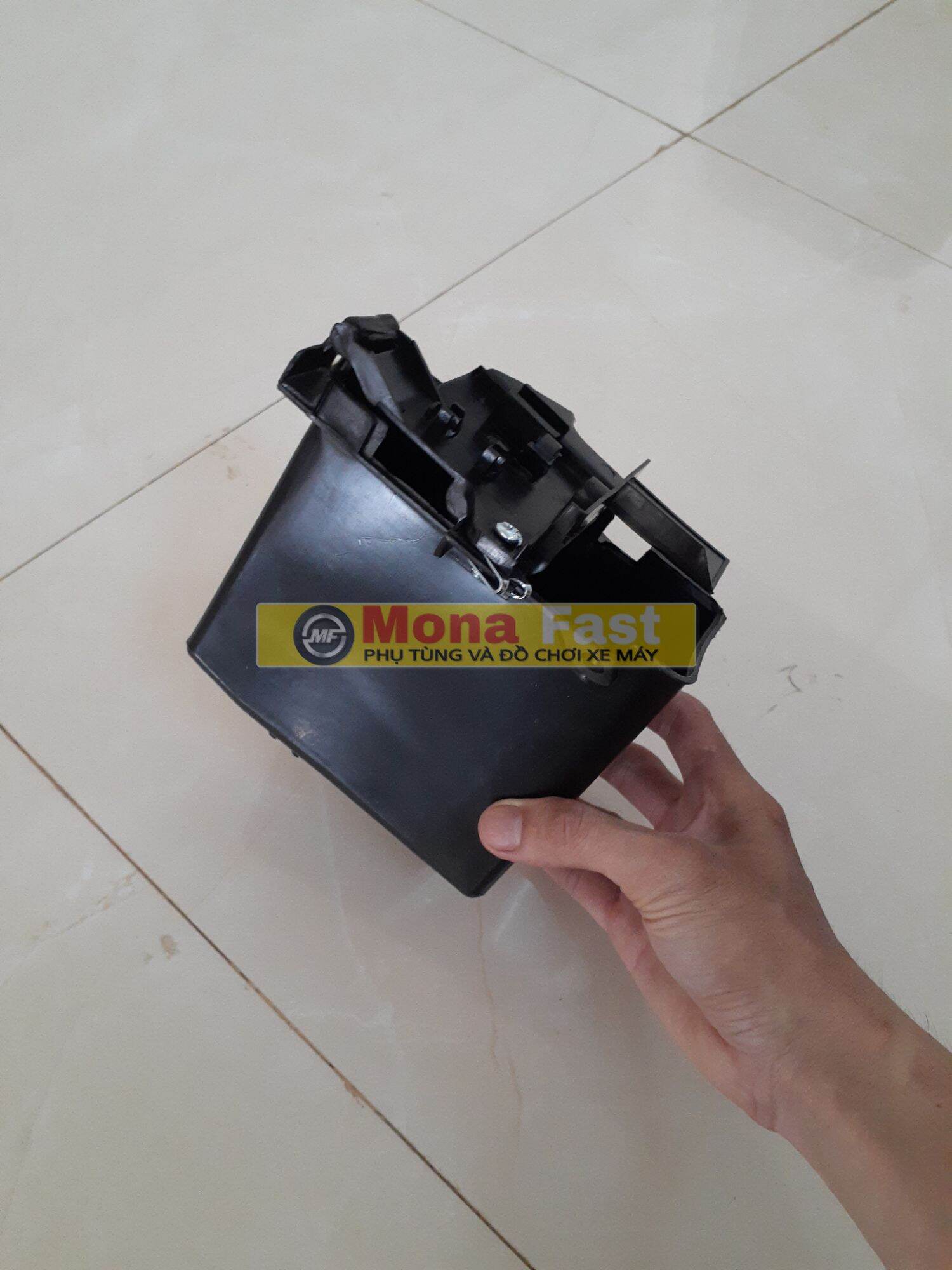 Hộp đựng bình ắc quy xe Dream