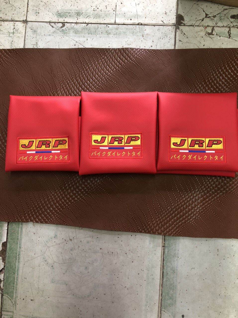 Da bọc yên cacbon cao cấp