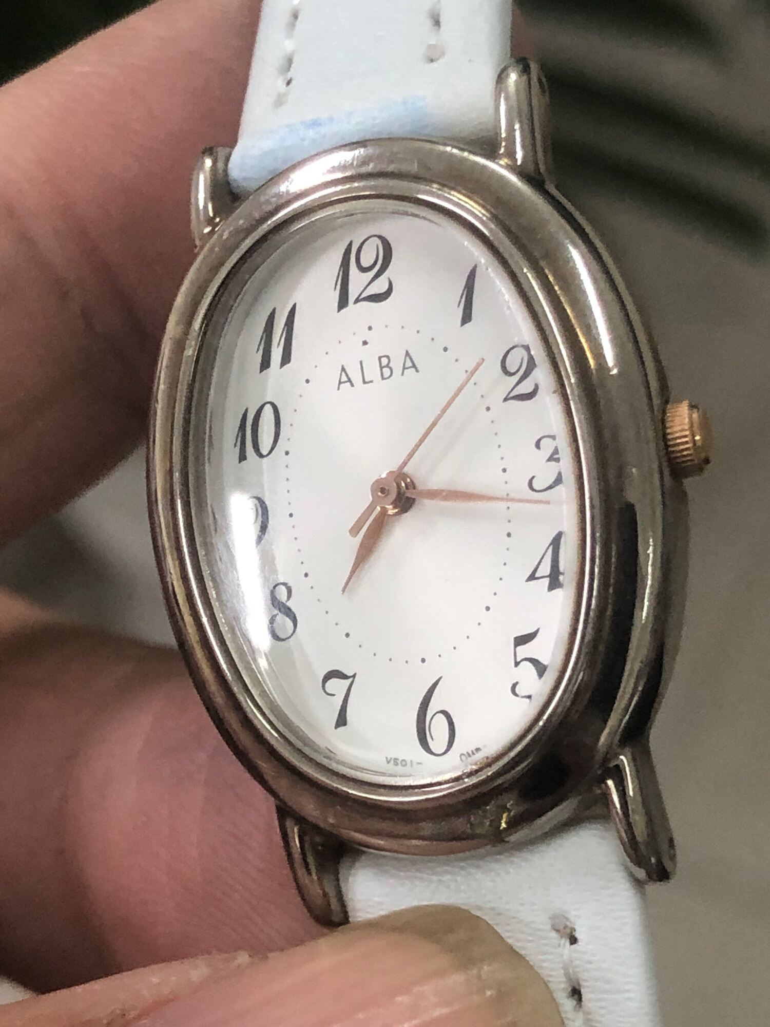 Đồng hồ nữ hiệu Alba seiko. Mặt oval bầu dục