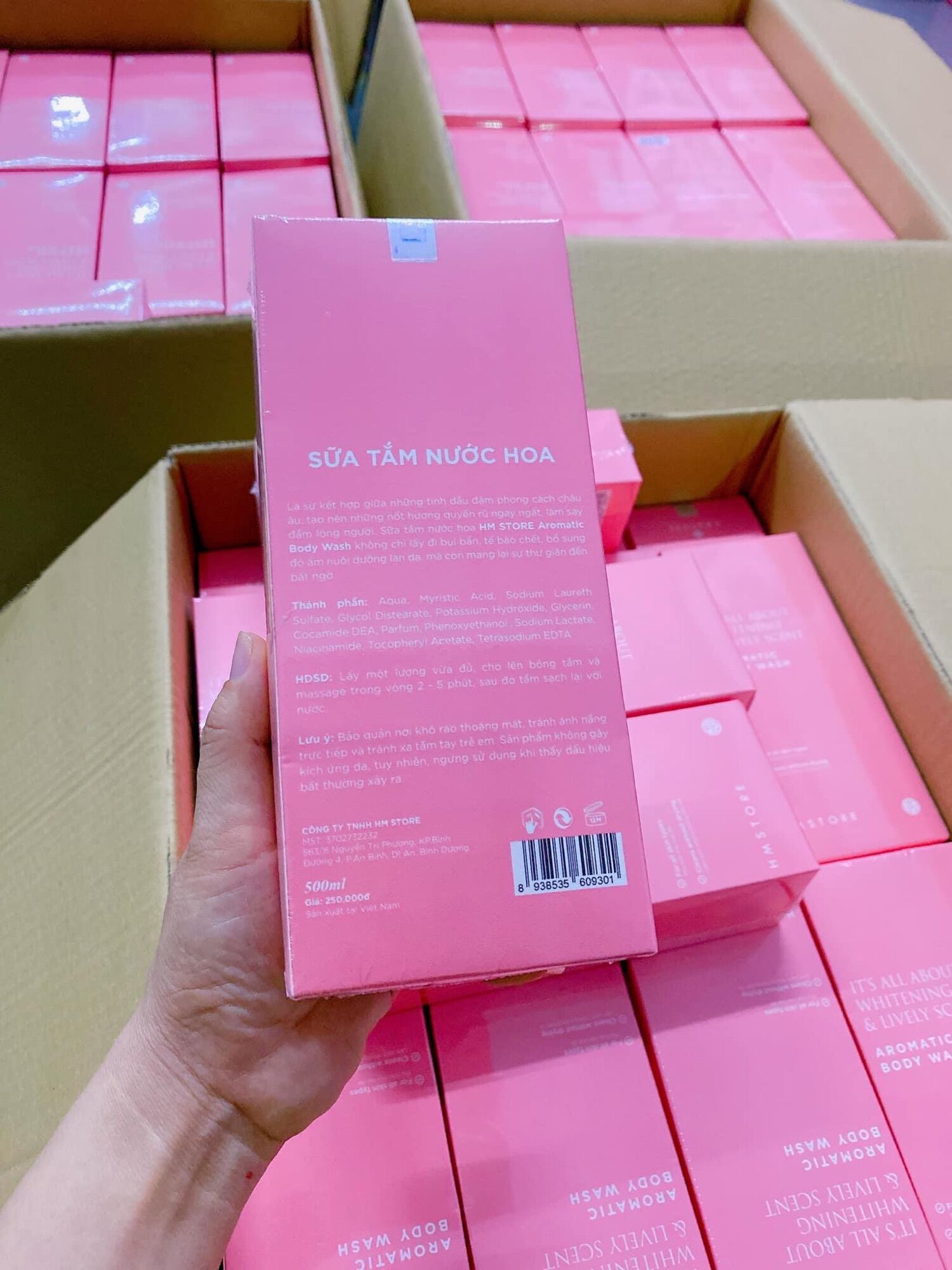 SỮA TẮM TRẮNG DA HM STORE MẪU MỚI 2023