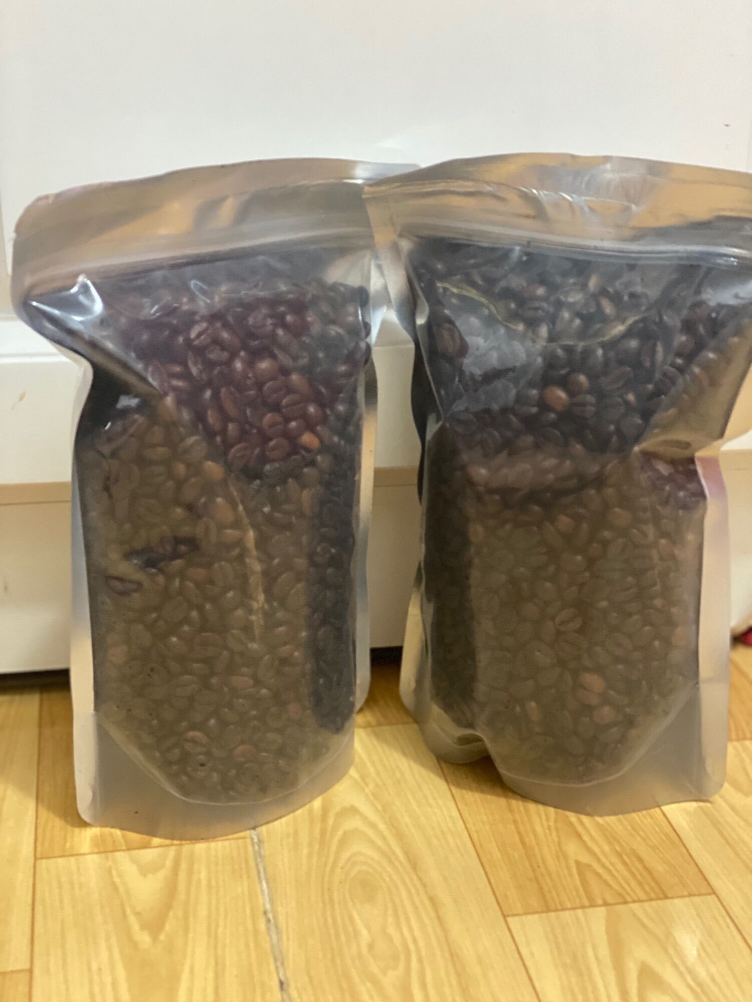 [1kg Cà Phê HẠT RANG SĂN GỐC CÀ PHÊ ĐAKLAK 47 Tuyển] Cà Phê Chon Nguyên Hạt Tươi Sạch-Rang Bơ Thơm Đặc Sản Đaklak-2 Túi 500gr