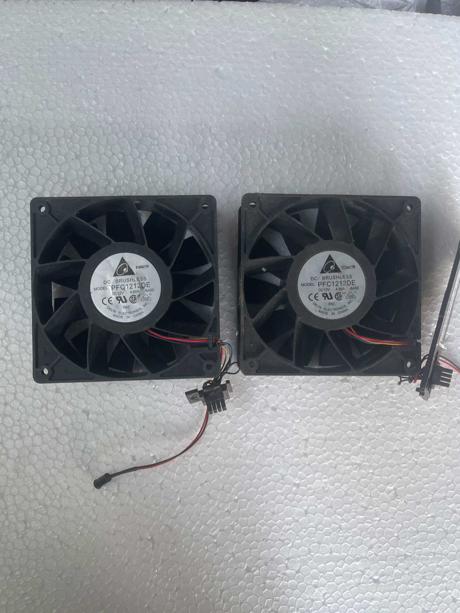 Quạt server Hp delta 12v 4.8A , vuông 12cm