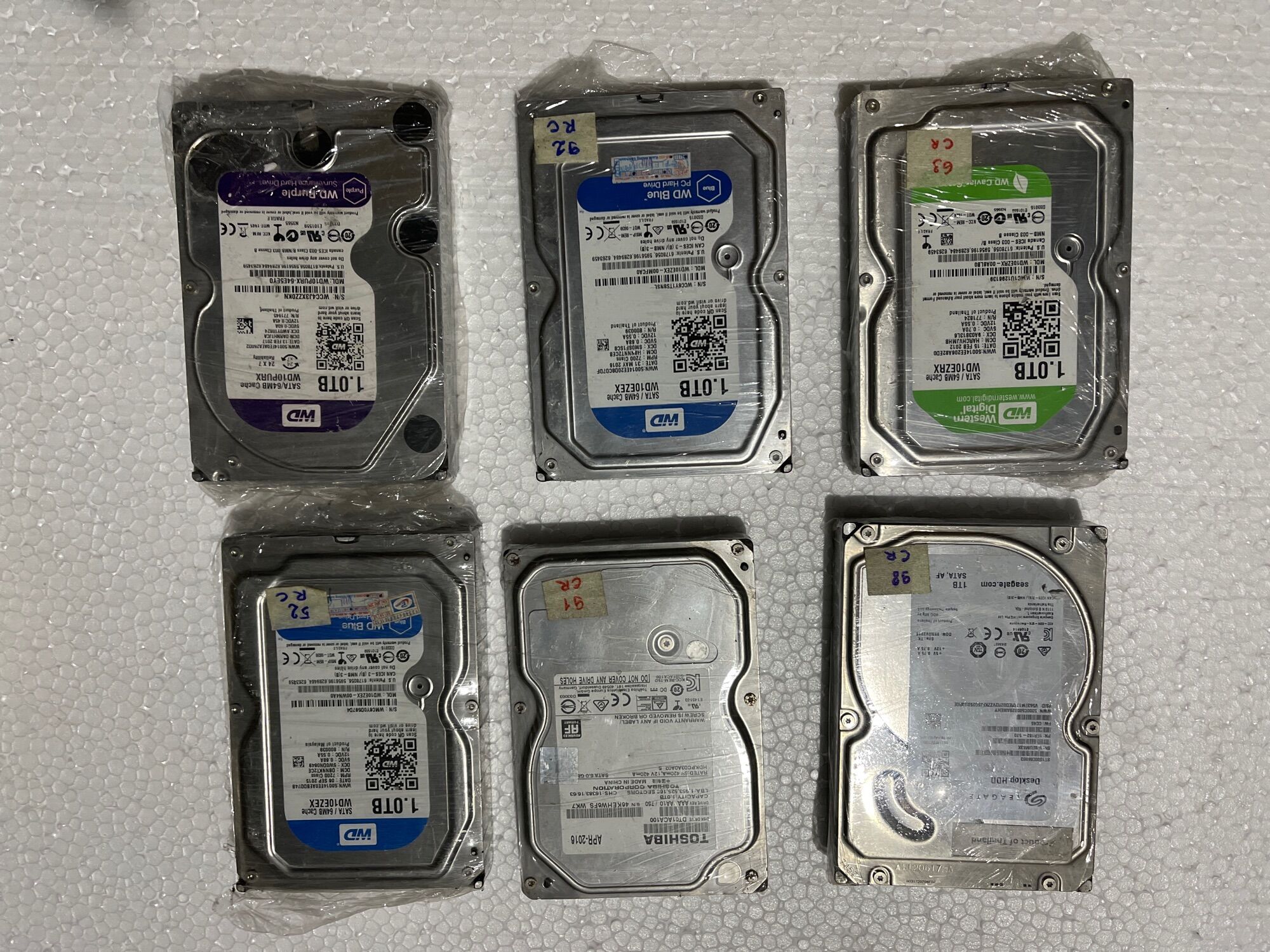 Ổ cứng HDD SATA 1TB ST3100033ASAS 1000.2 GB, dung lượng 1TB, tốc độ quay 7200 RPM, dung lượng bộ nhớ đệm 48MB, giao diện SATA/300, hỗ trợ ATA-6, nhiệt độ hoạt động 36°C, trạng thái cảnh báo.