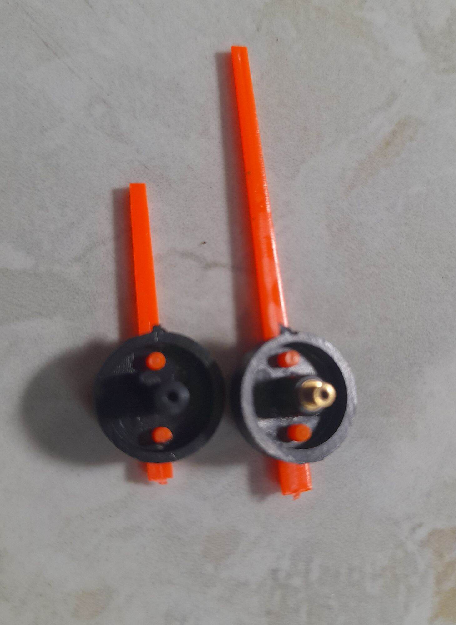 Kim đồng hồ và kim xăng xe Wave ( chân nhựa ).