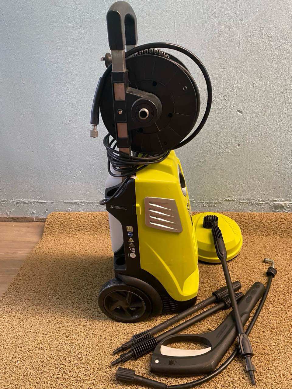 Máy Rửa Xe Ryobi 2000W