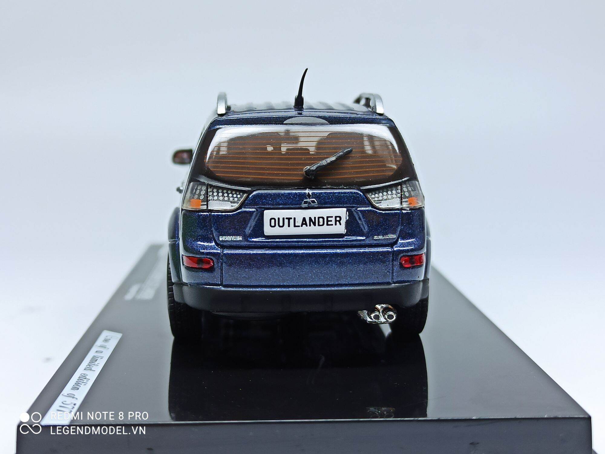 Mô hình xe Mitsubishi Outlander