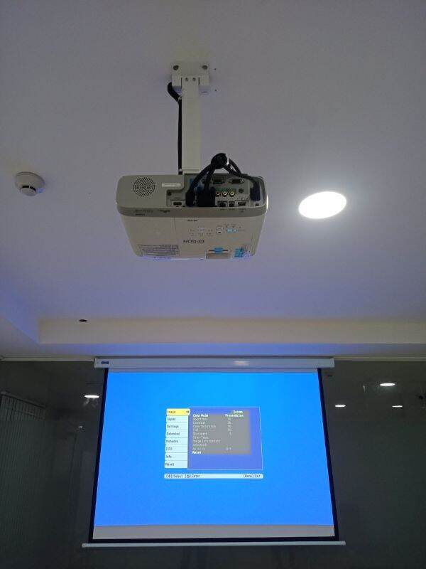 Màn chiếu kéo tay Apollo Dalite 1m5 x 1m5