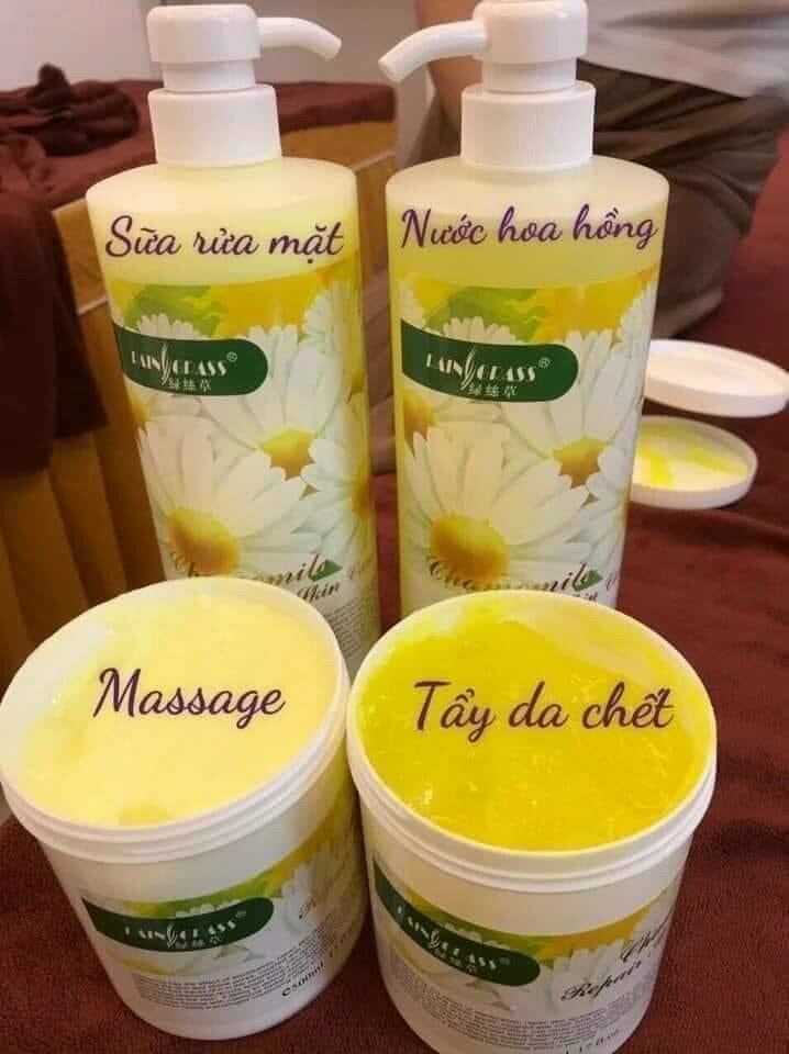 Bộ chăm sóc da hoa cúc gồm 4 sản phẩm
