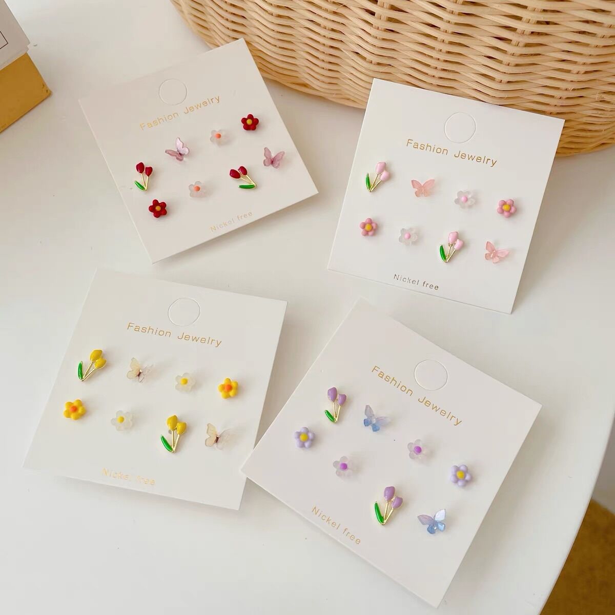 Set 4 đôi bông tai dễ thương